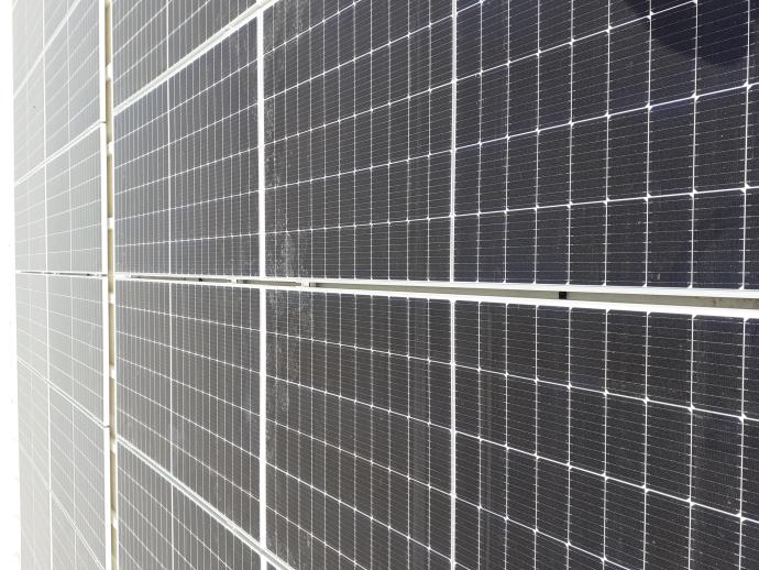 Centrale photovoltaïque en construction