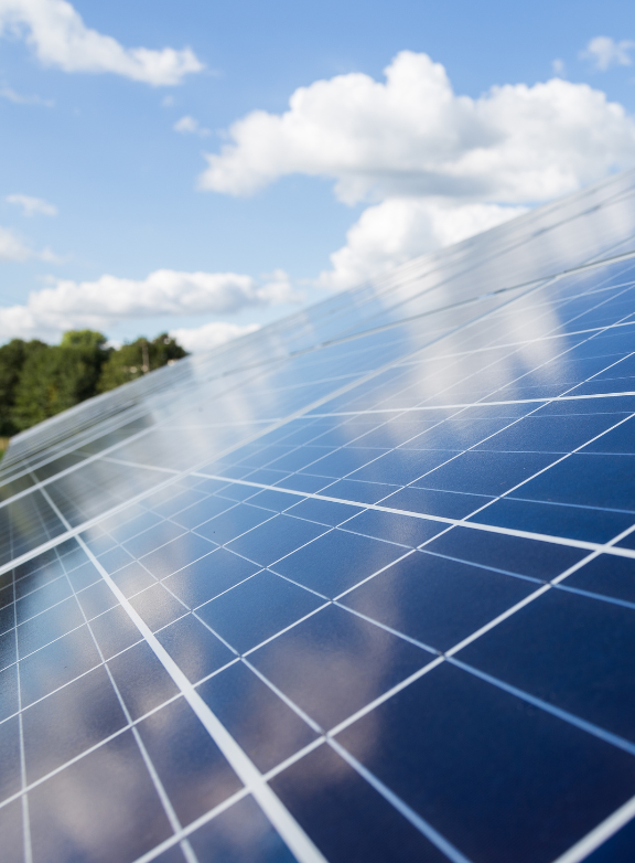 Panneau solaire et ,uages